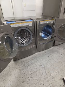 LG Front Load Washer and  gas Dryer Set