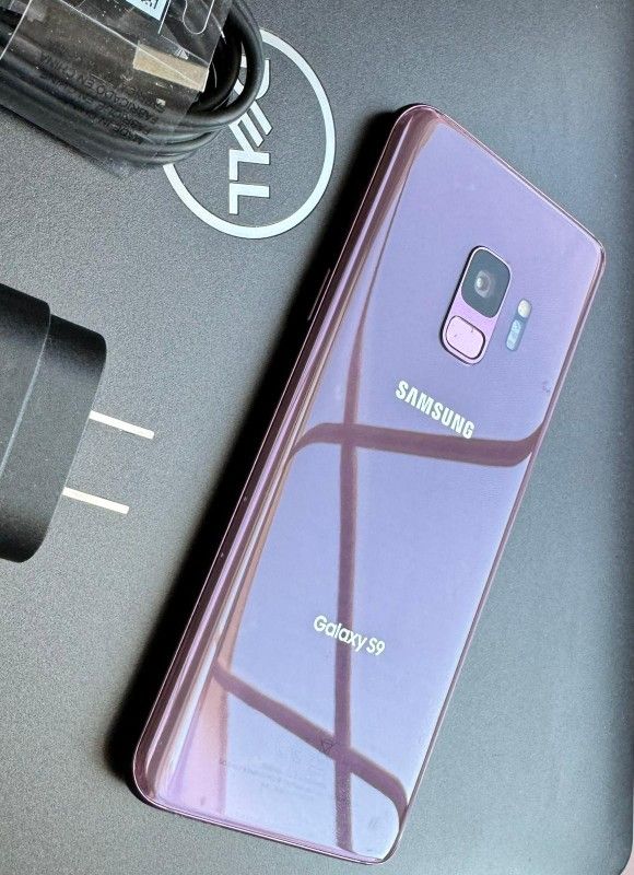 Samsung Galaxy S9 , Unlocked   for all Company Carrier ,  Excellent Condition  Like New