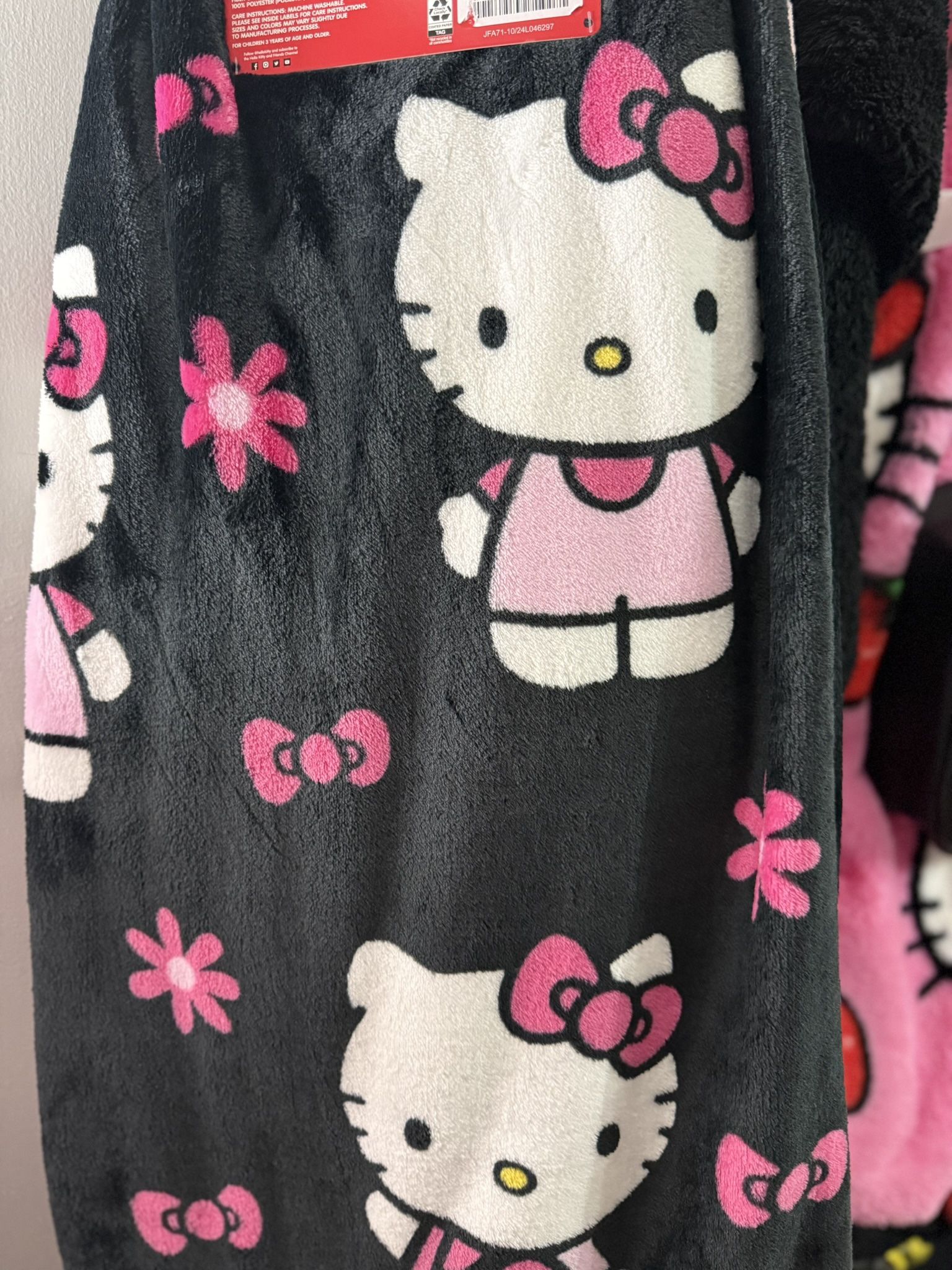 Hello Kitty Blanket