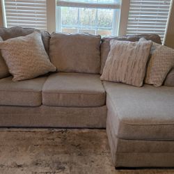 Stacy Sofa with reversible Chaise