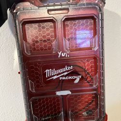 Milwaukee Pack out 