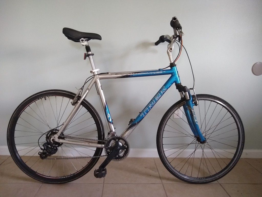 Trek 7100; ; 22.5in frame; 21-speed
