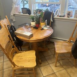 Dining set with Cabinet