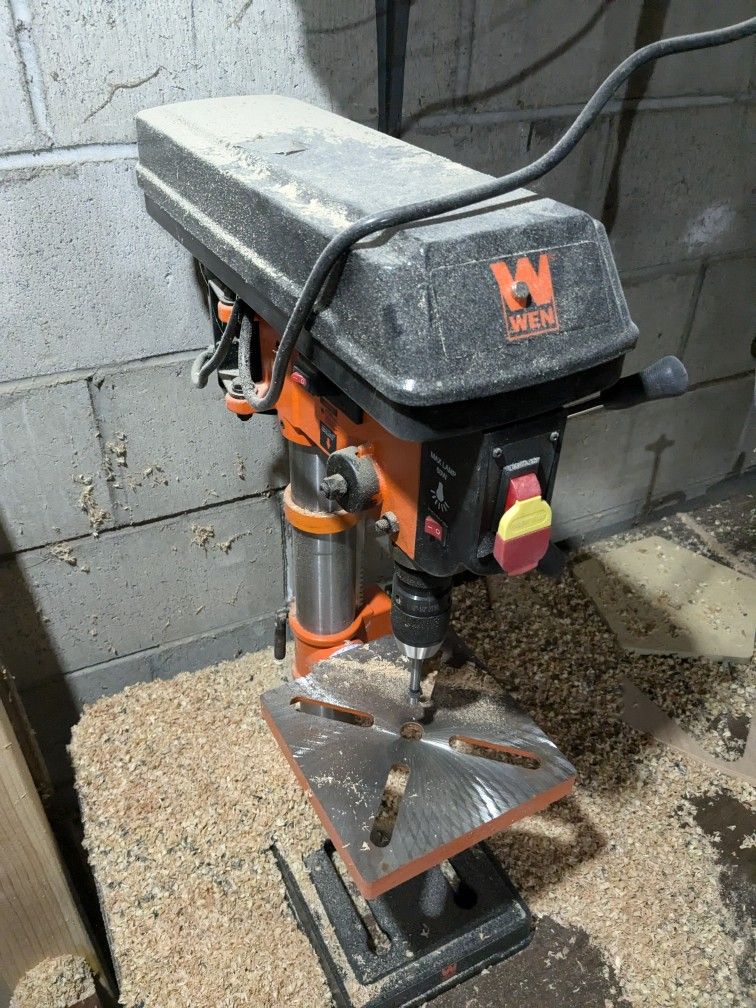 WEN 10-Inch Benchtop Drill Press, 5-Speed, Cast Iron with Laser and Work Light