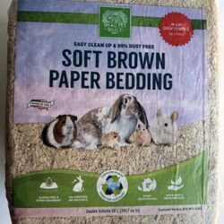Small Pet Select Soft Paper Bedding – White, 56L (New, Unopened)