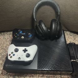 Xbox One 1TB Bundle 