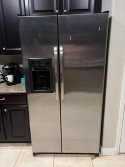 Stainless Steel Side-by-Side Refrigerator with Ice & Water Dispenser