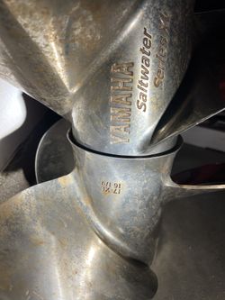 Yamaha propeller 16 1/4 17-X and 17-XL Rotate left and right