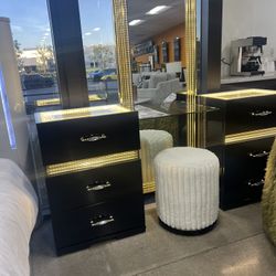 New Black / Gold Vanity Set With Stool.  LED Lights.  Free Delivery!