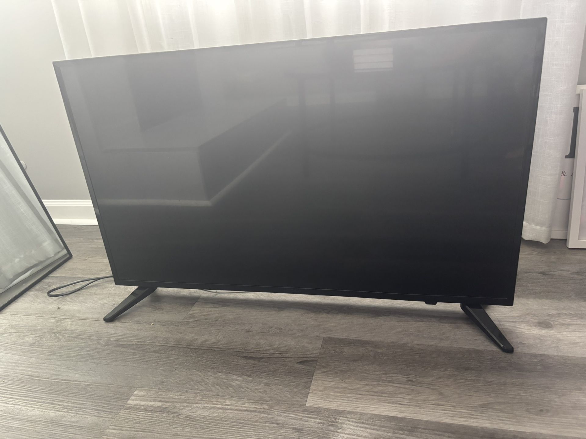 Insignia 35’ tv