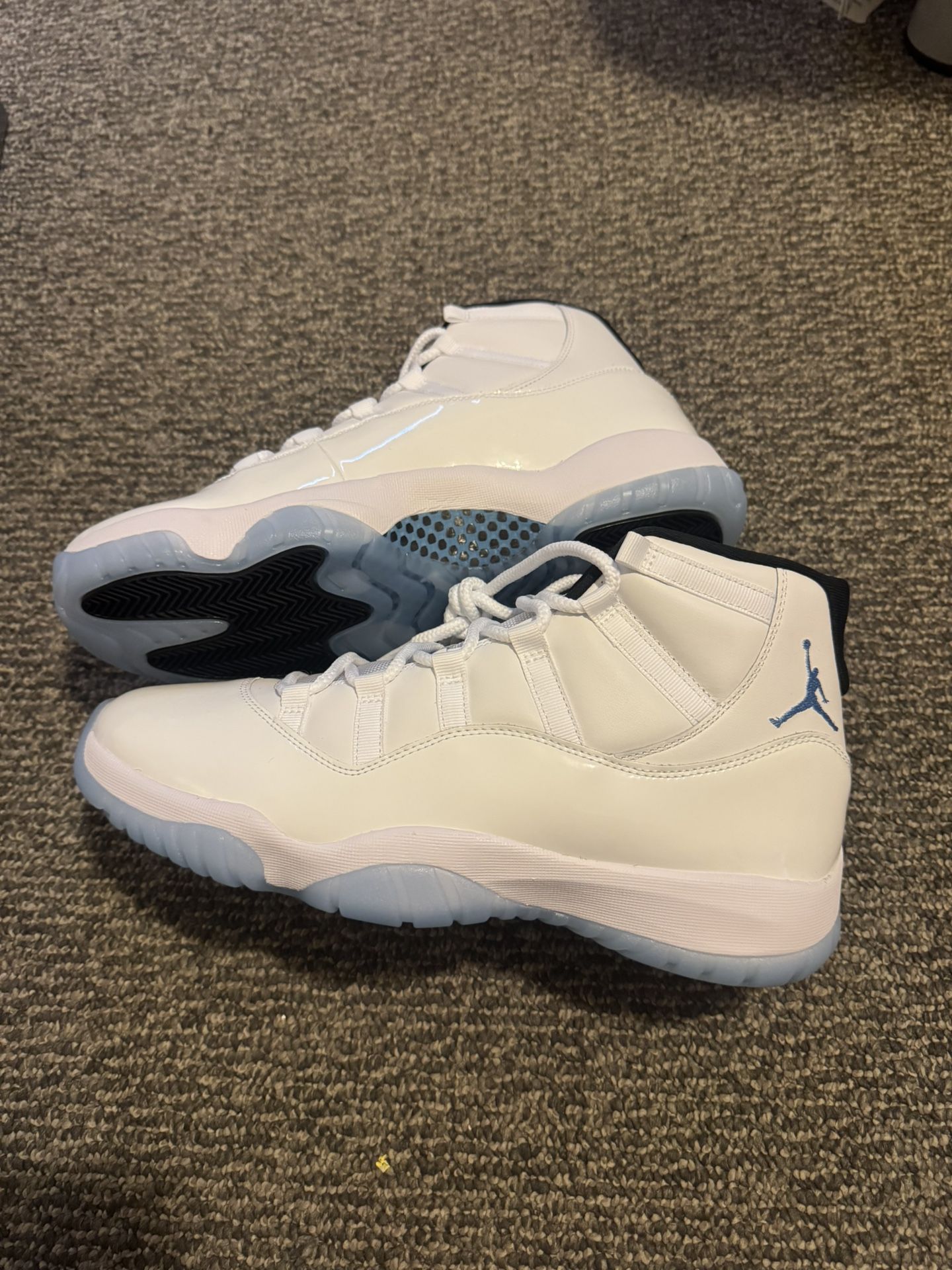 Air Jordan 11 Retro “Legend Blue”