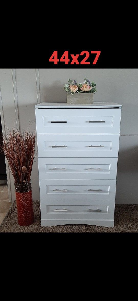 44x27 Dresser