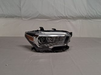 Headlight halogen passenger side/Tacoma
