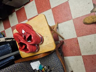 Sneakers  size 15