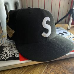 Supreme Fitted Size 7 1/2