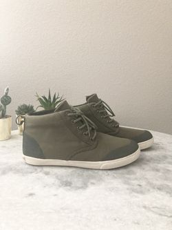 Great Condition Generic Surplus Size 10 Men’s Olive Green 