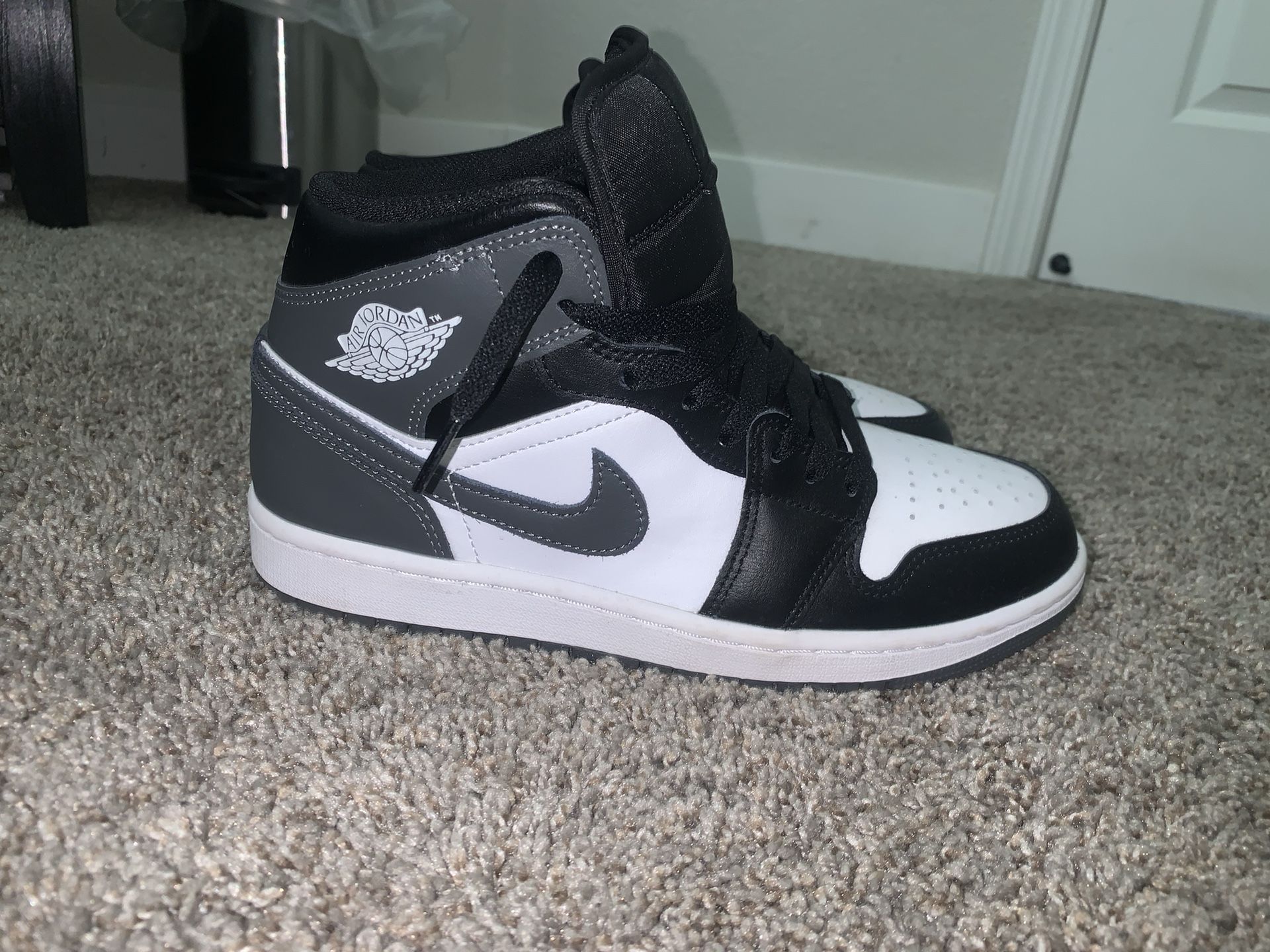 Jordan 1 Mid