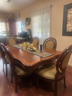 Dinning table (6 chairs)