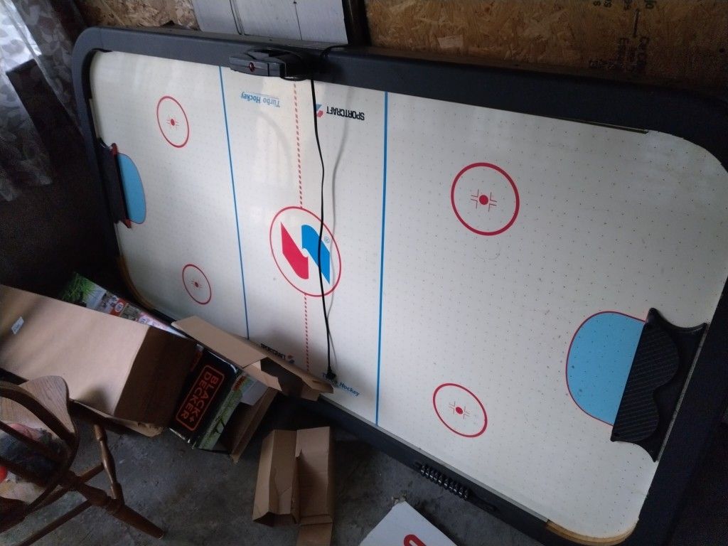 Air Hockey