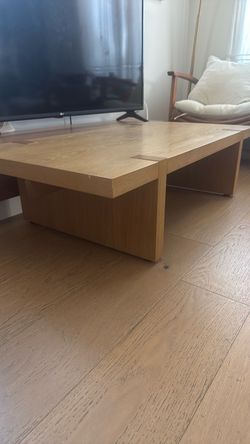 coffee table / beige