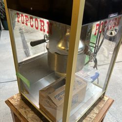 Popcorn Machine In Great Condition  32”x 21”x19”