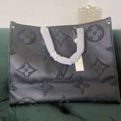 Black Purse