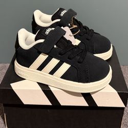 $25 Kids Adidas Brand New Size 6C / 9C / 10C