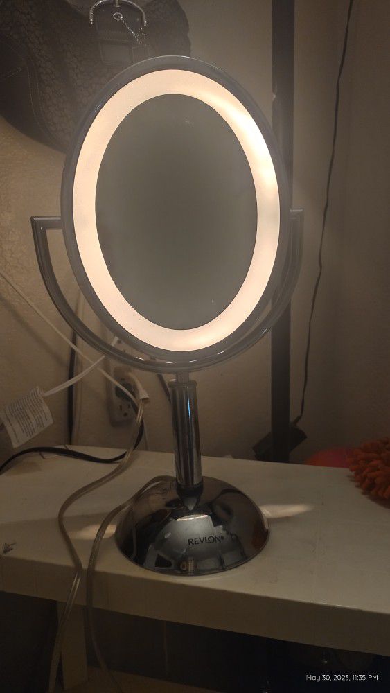 Revlon Lighted Magnifying double Sided vanity Mirror 