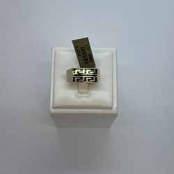 10K GOLD RING. NEW.