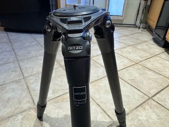 Gitzo GT3542LS Carbon Fiber Tripod