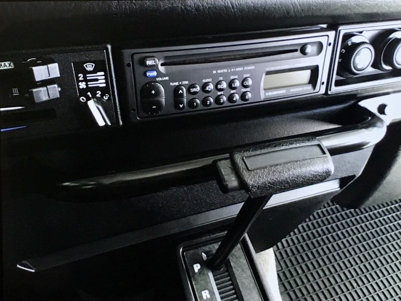 BLAUPUNKT MADISON CD 127 Car Stereo Mint Condition 130$
