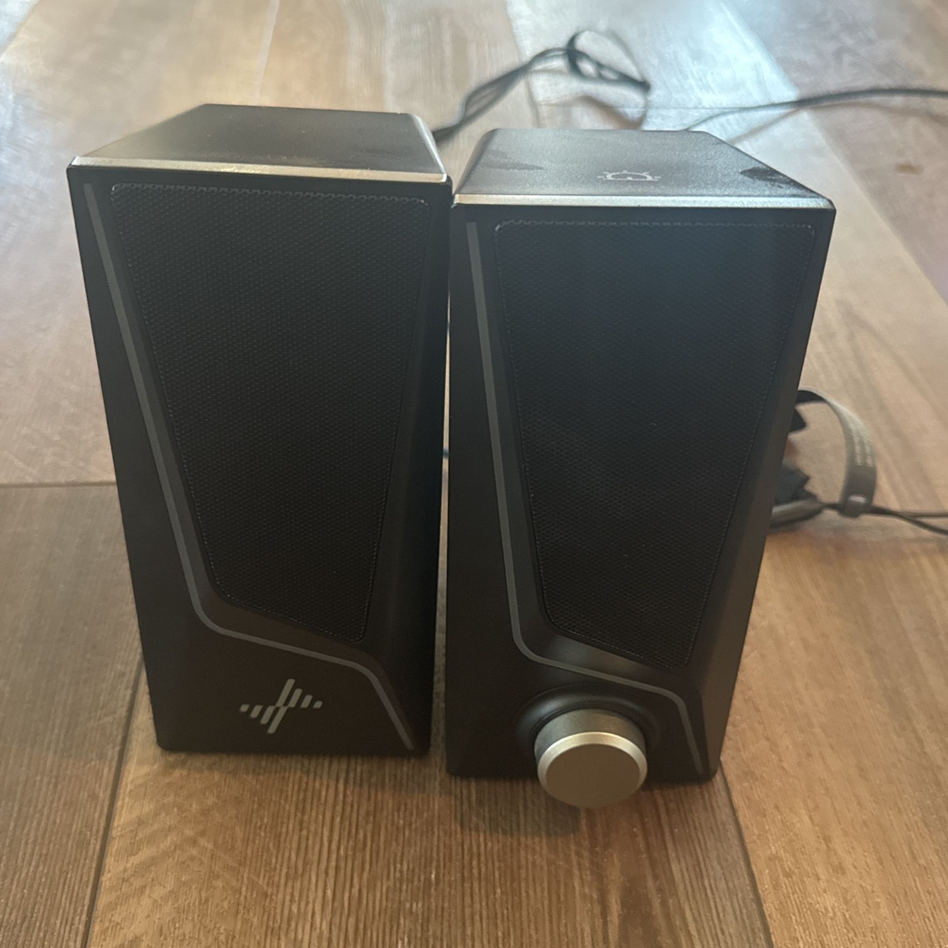 Nylavee Computer Speakers