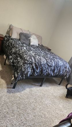 Queen Mattress/box spring/bed frame