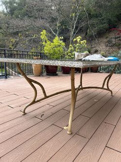Free Outdoor Table 