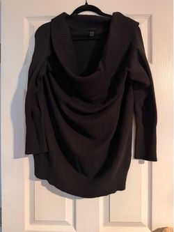 Torrid Black scoop neck sweater size 1