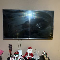 60” LG TV WITH TV MOUNT 