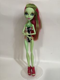 Monster High Swim Class Venus Mcflytrap Doll w/ Swimsui 