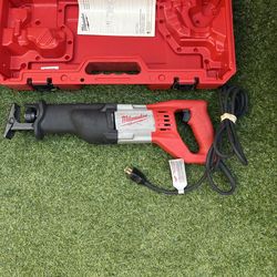 Milwaukee 12 Amp SAWZALL Reciprocating Saw with Case