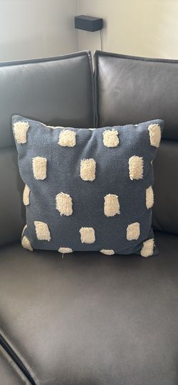 Throw pillow