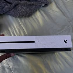 Xbox One S (Comes with 4 games)