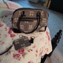 Dooney and Bourke  original purse aet