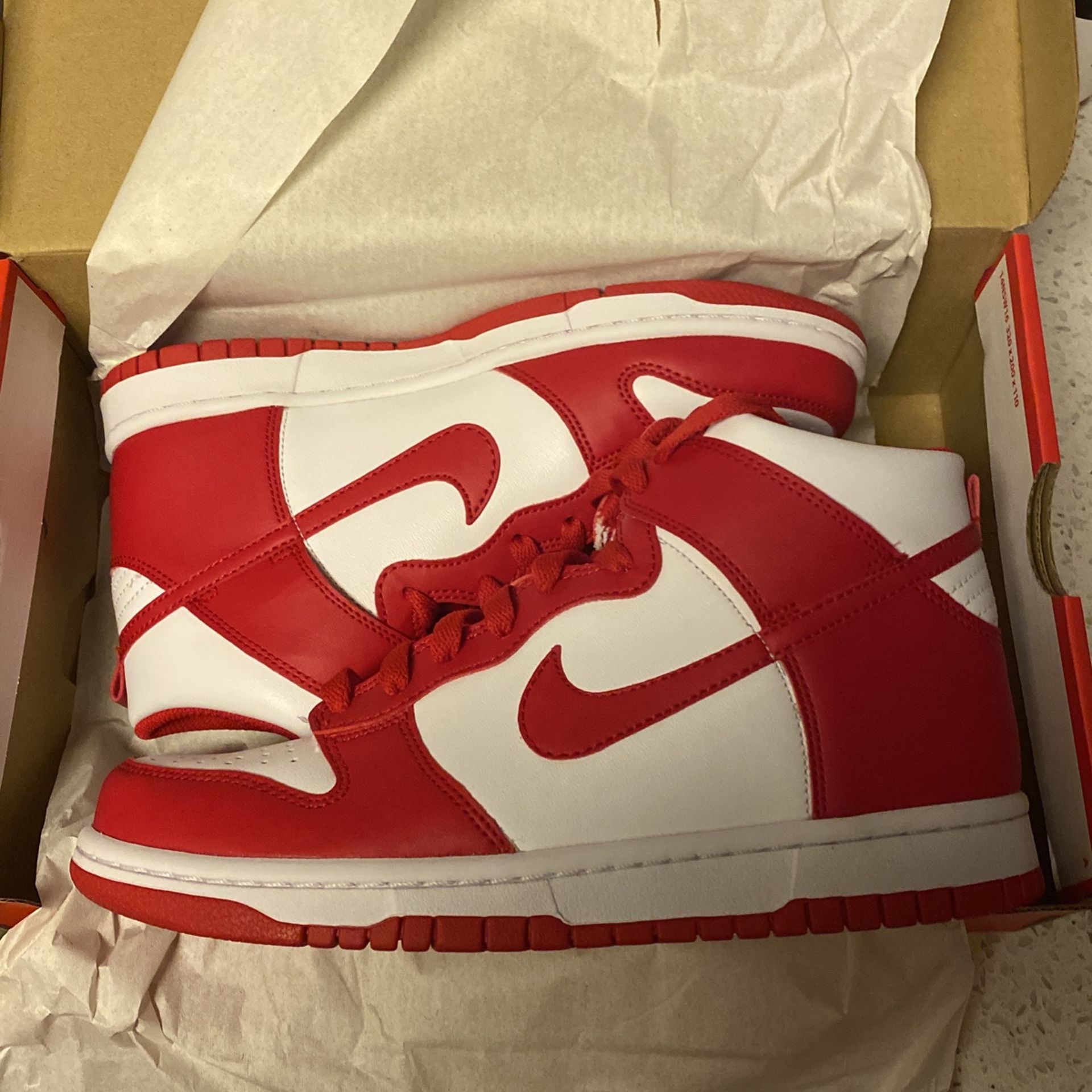 【セール】Dunk High ChampionshipWhite and Red Dunk High Championship White and Red