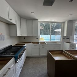 American Style Kitchen Cabinets – Oak Finish – Modern Shaker Design