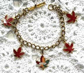 Vintage Gander Canada Souvenir Enameled Maple Leaf Charm Bracelet - Gold Tone - 7" Long - New /