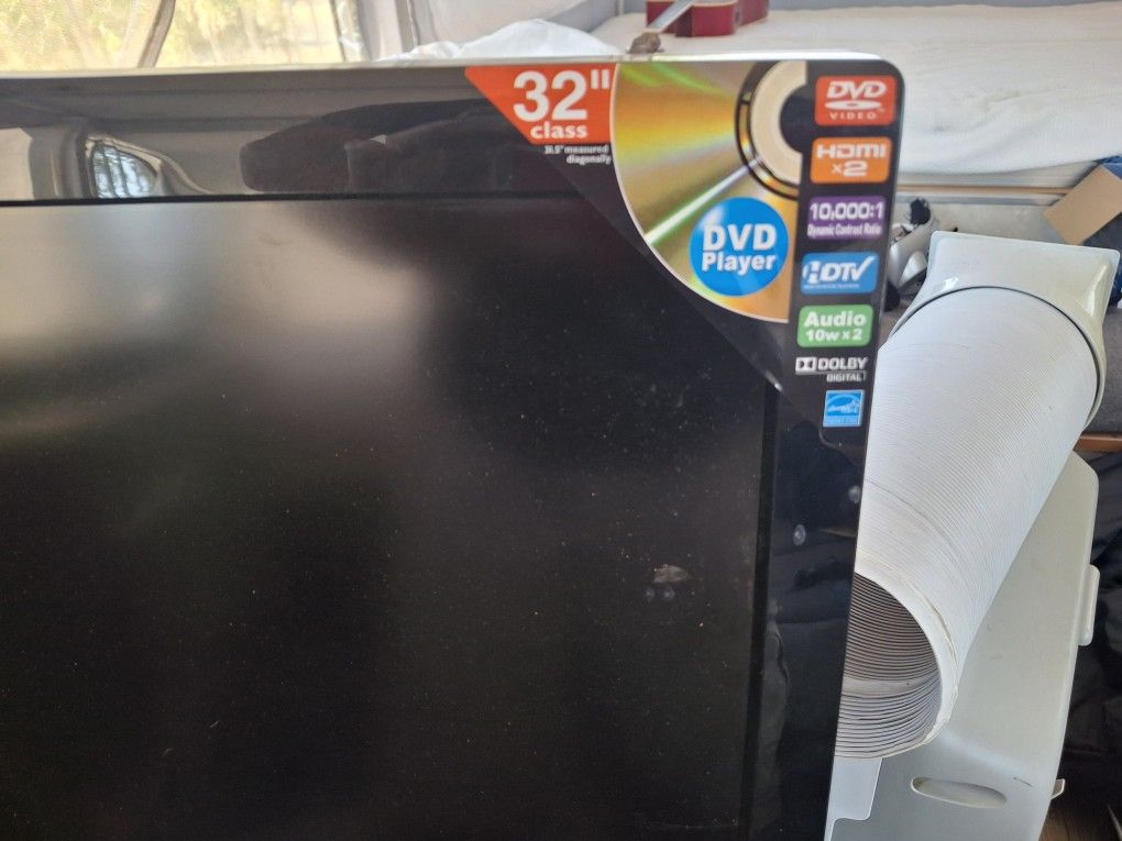 32 Inch Sylvania T.v. DVD Combo