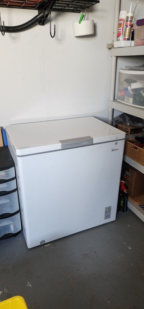 Midea Chest Freezer 7.0 Cu Ft