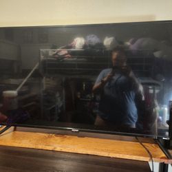Element 43" Class 4K UHD LED XUMO Smart Television HDR