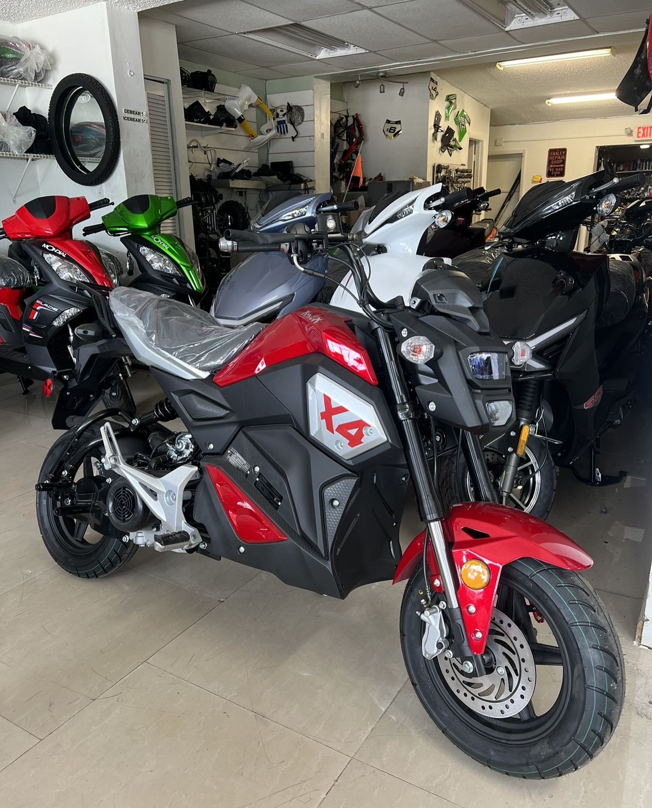 2023 Mondial X4