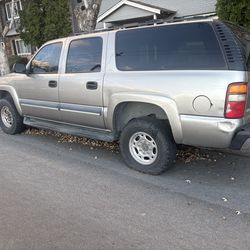 Chevrolet Suburban 2500