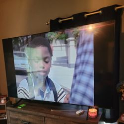 82 Inch Samsung Smart TV Perfect Condition 